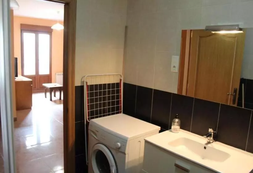 Huoneisto 2 Makuuhuonetta, Pensión Albergue O Pedregal