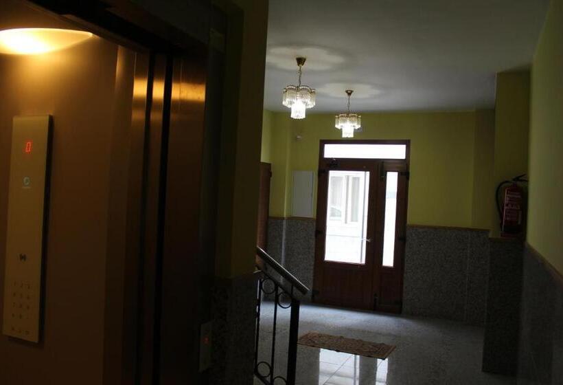 شقة غرفتين, Pensión Albergue O Pedregal