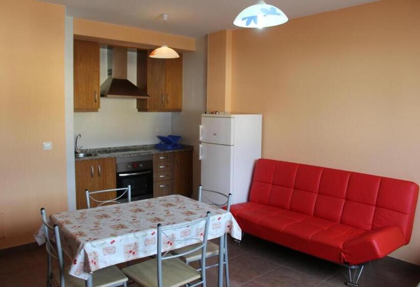 شقة غرفة واحدة, Pensión Albergue O Pedregal