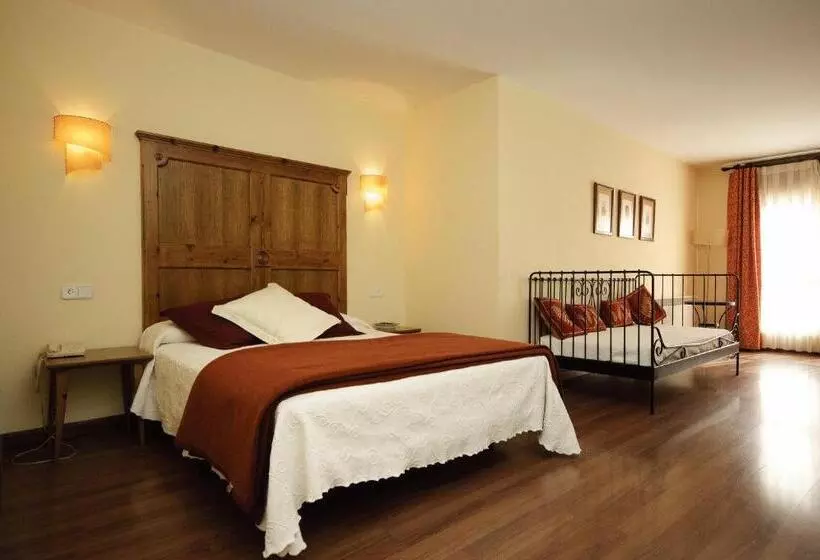 Habitació Triple Estàndard, Pirineos