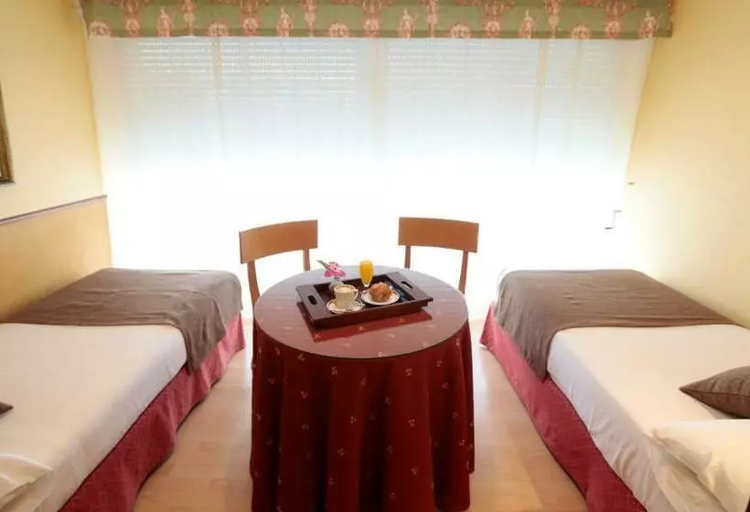 Habitació Triple Estàndard, Spa Congreso