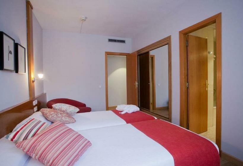 سوییت جونیور با بالکن, Muralto Madrid Princesa