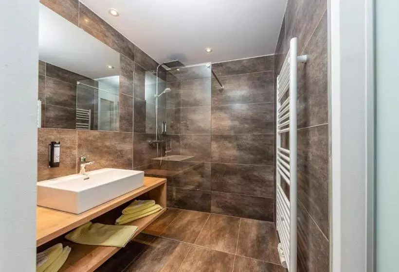 اتاق استاندارد با چشم‌انداز کوهستان, Aktivhotel Pehab