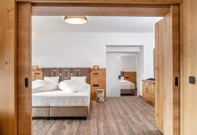 اتاق سوپریور خانوادگی, Aktivhotel Pehab
