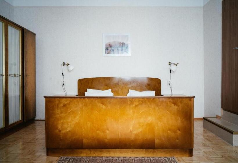 اتاق استاندارد, Am Brillantengrund