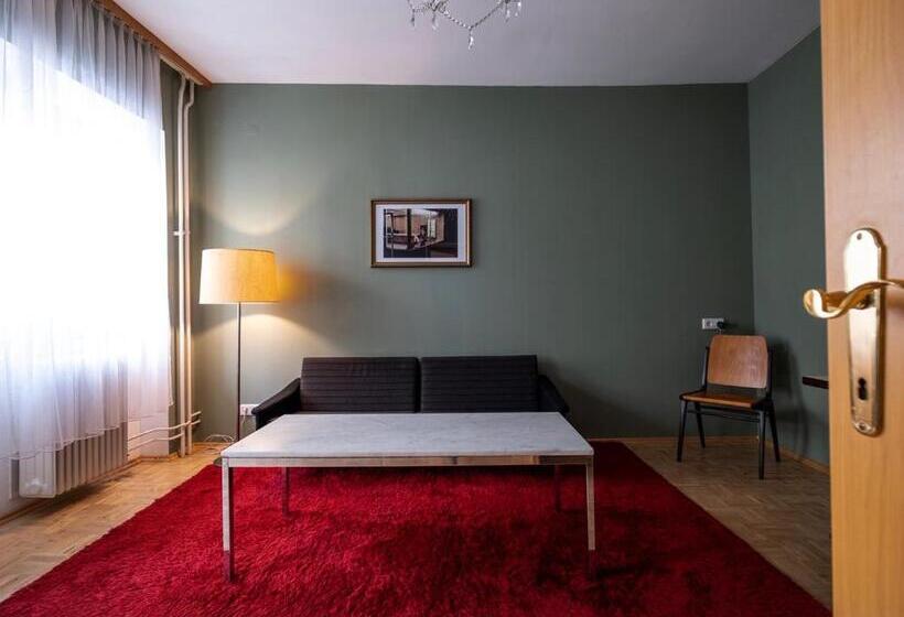 اتاق استاندارد سه نفره, Am Brillantengrund