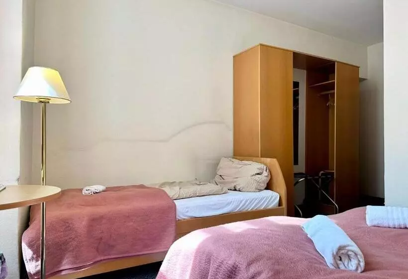 اتاق استاندارد سه نفره, Very Central Apartments, 5 Min To City Center, No Reception