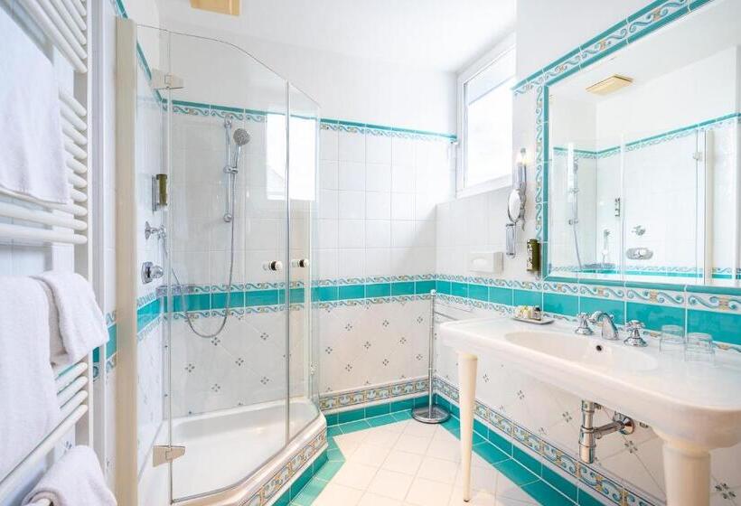 اتاق کلاسیک, Am Schubertring