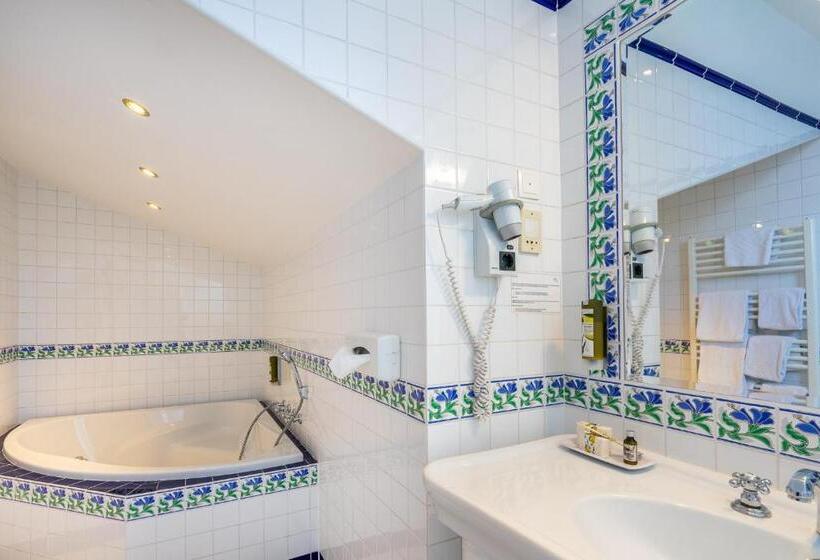 اتاق سوپریور, Am Schubertring