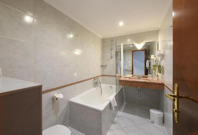 سوئیت 2 خوابه, Am Schubertring