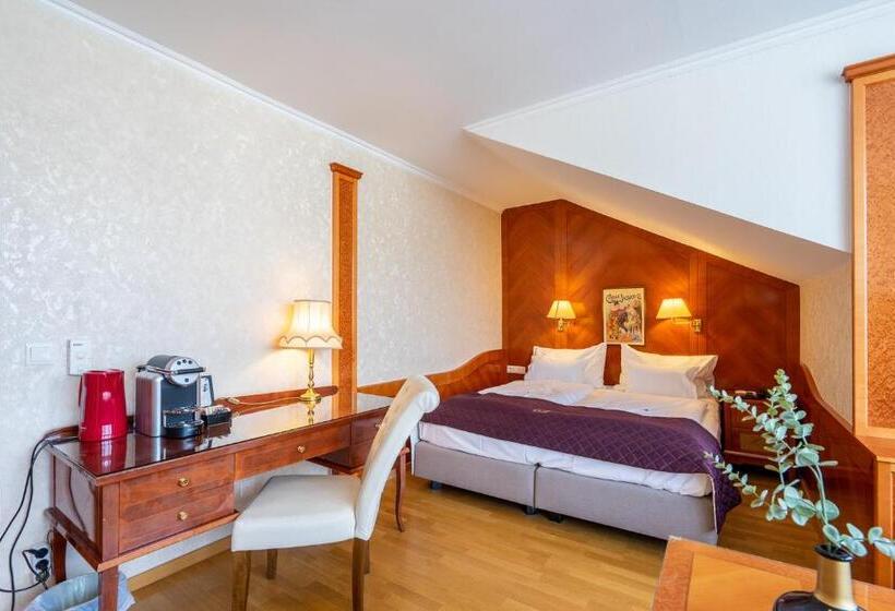 سوییت جونیور, Am Schubertring