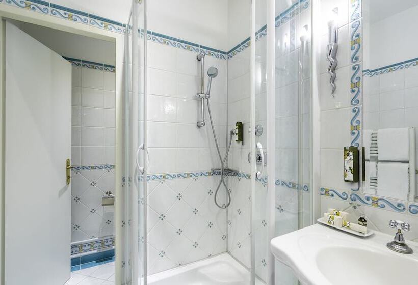 اتاق سوپریور, Am Schubertring