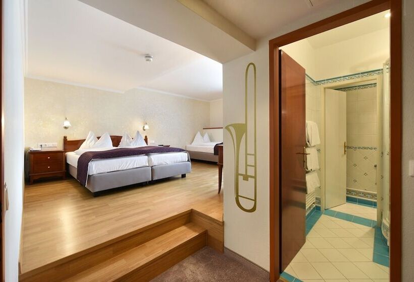 اتاق سوپریور, Am Schubertring