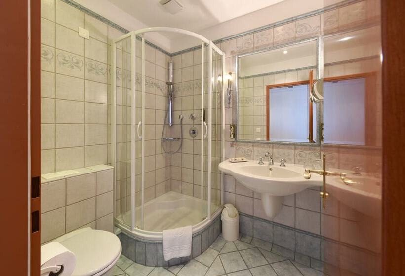 اتاق کلاسیک, Am Schubertring