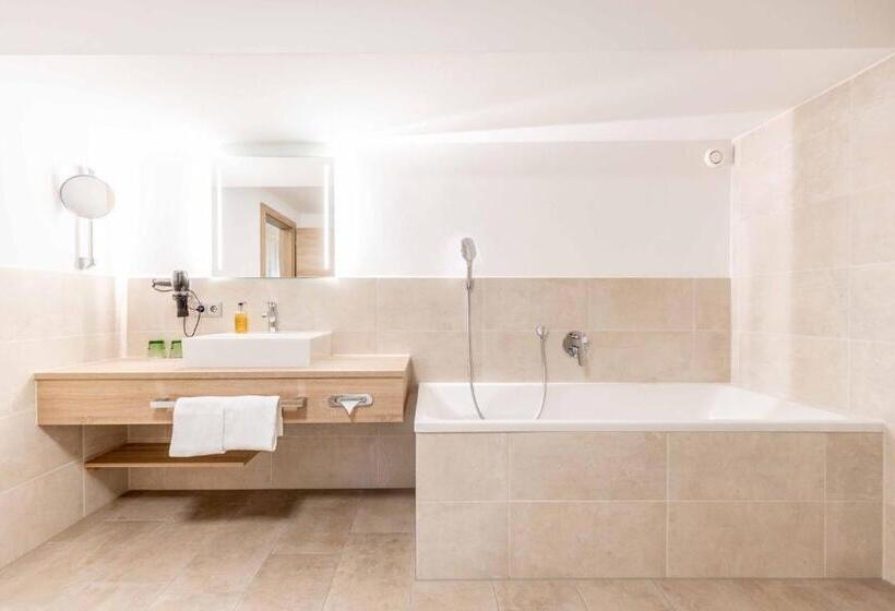 חדר משפחתי, Das Walchsee Aktivresort