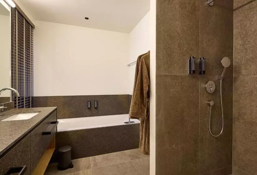 Suite with lake view, Das Walchsee Aktivresort