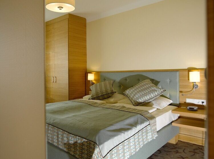 클래식 룸, Drei Raben