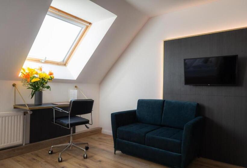 استودیوی لوکس, Florum