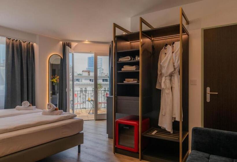 استودیو استاندارد با بالکن, Florum