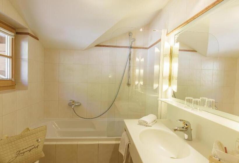 Номер Стандарт, Gaspingerhof