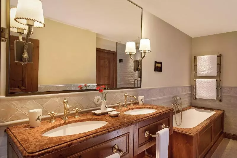 اتاق لوکس با تخت بزرگ, Goldener Hirsch, A Luxury Collection Hotel, Salzburg