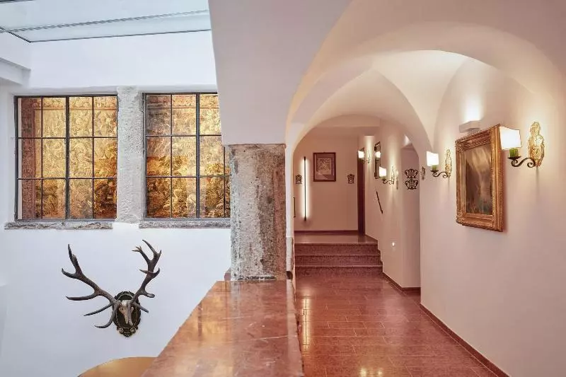 اتاق لوکس با تخت بزرگ, Goldener Hirsch, A Luxury Collection Hotel, Salzburg