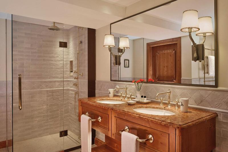 اتاق لوکس با تخت بزرگ, Goldener Hirsch, A Luxury Collection Hotel, Salzburg