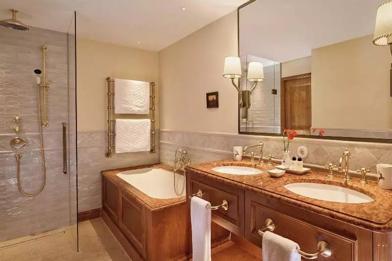 اتاق لوکس با تخت بزرگ, Goldener Hirsch, A Luxury Collection Hotel, Salzburg