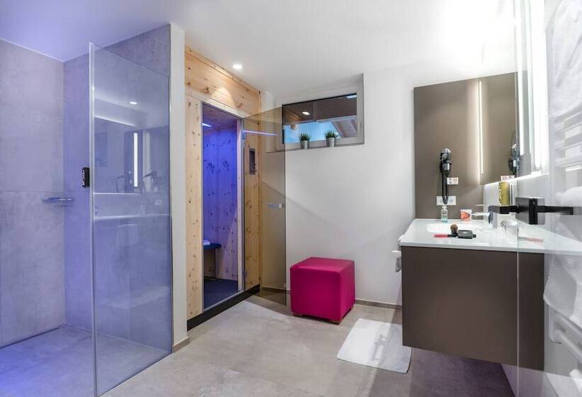 스튜디오 산전망, Impuls Hotel Tirol