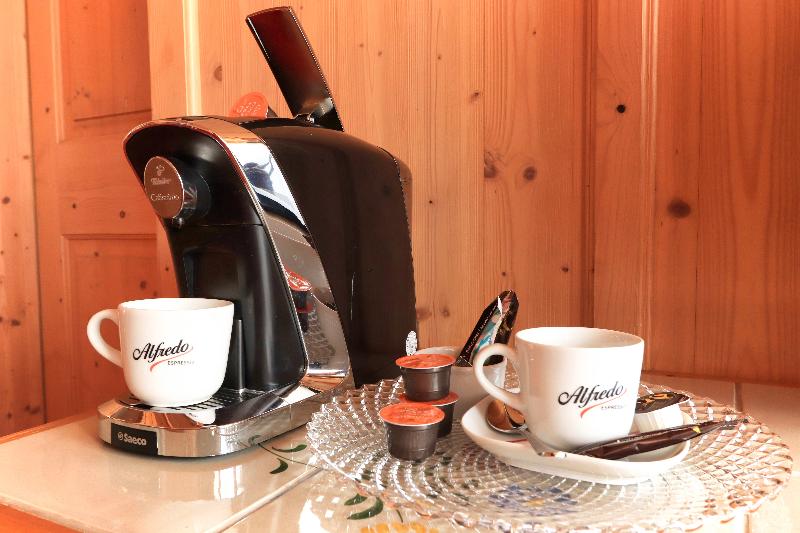 スーペリアールーム, Latini