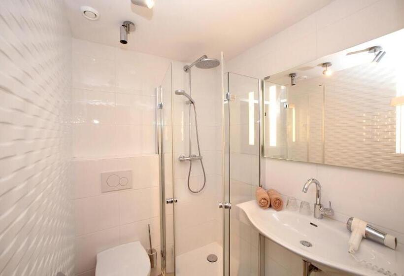 غرفة قياسية رباعية, Lukashansl