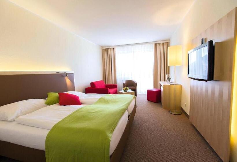 חדר דלוקס, Momentum