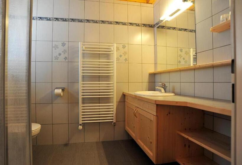 اتاق استاندارد یک نفره, Naggler Weissbriach