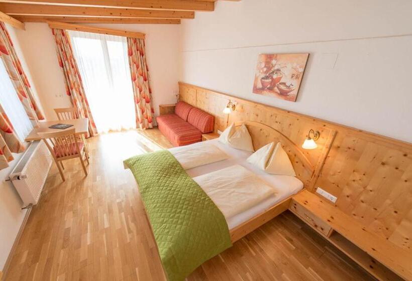 اتاق استاندارد یک نفره, Naggler Weissbriach