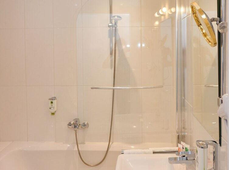 חדר סטנדרט עם מרפסת, Q! Hotel Maria Theresia