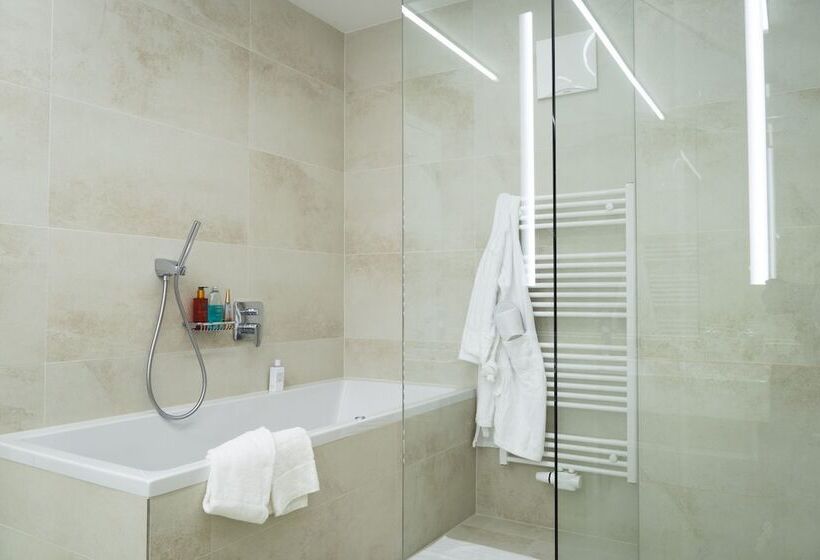 Люкс Мастер, Stadt Kufstein