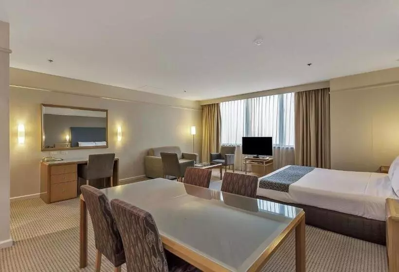 سوئیت جونیور با ماساژ آبی, Stamford Plaza Adelaide