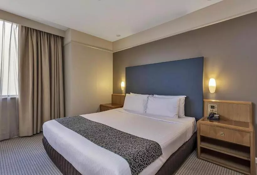 سوئیت جونیور با ماساژ آبی, Stamford Plaza Adelaide