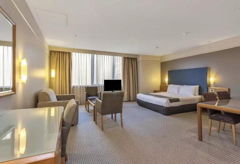 سوئیت جونیور با ماساژ آبی, Stamford Plaza Adelaide