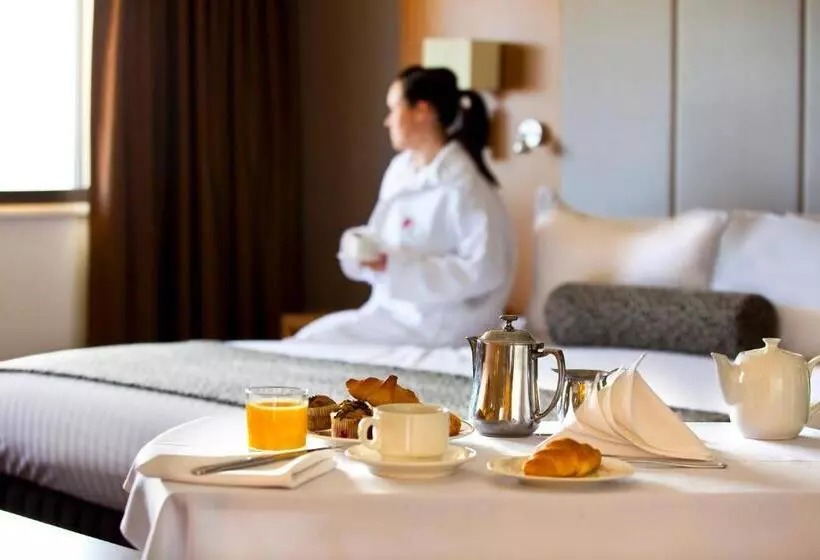 سوئیت جونیور با ماساژ آبی, Stamford Plaza Adelaide