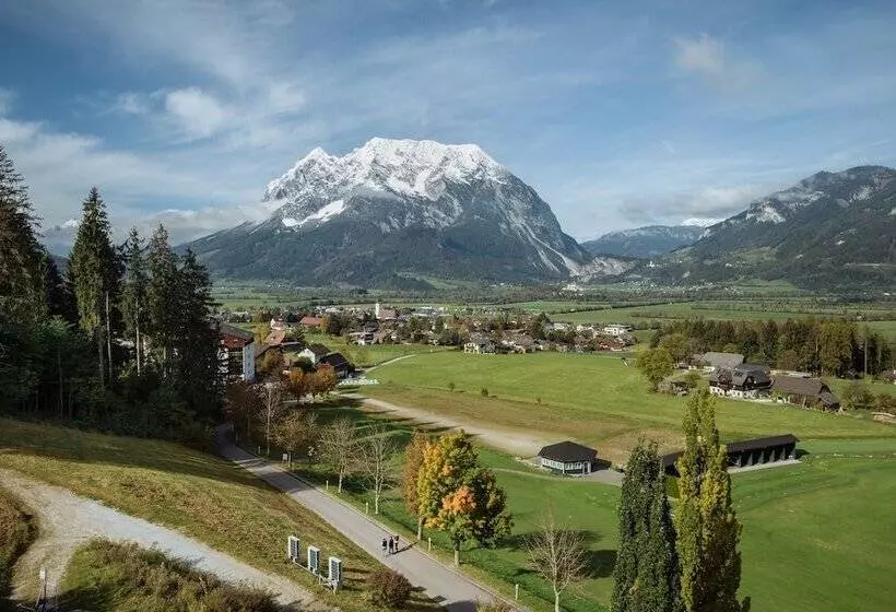 سوییت, Imlauer Hotel Schloss Pichlarn