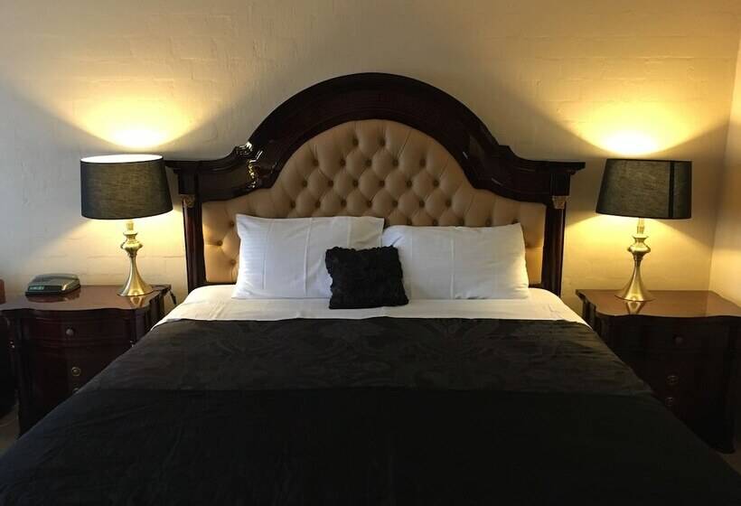 اتاق اجرایی, Albury Manor House