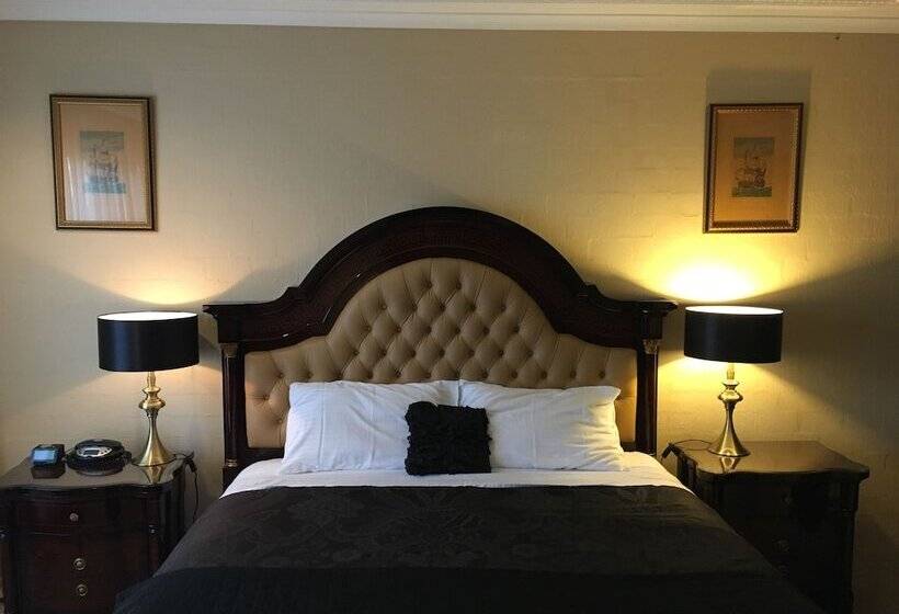 اتاق اجرایی, Albury Manor House