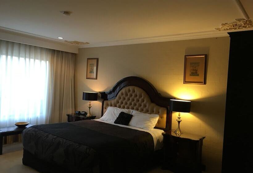 اتاق اجرایی, Albury Manor House