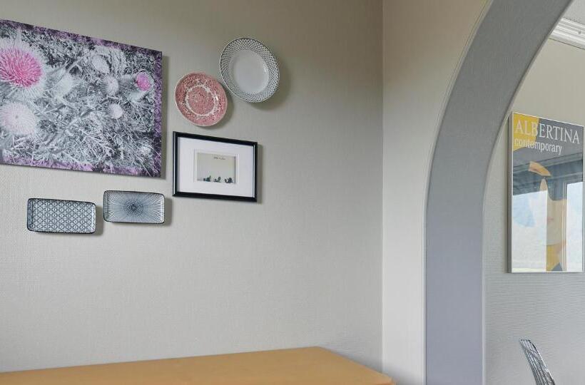 إستوديو قياسى, Schlosshotel Dörflinger