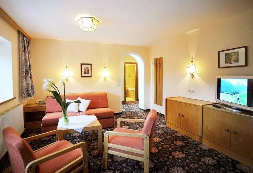 Huoneisto 1 Makuuhuone, Thermal Badhotel Kirchler