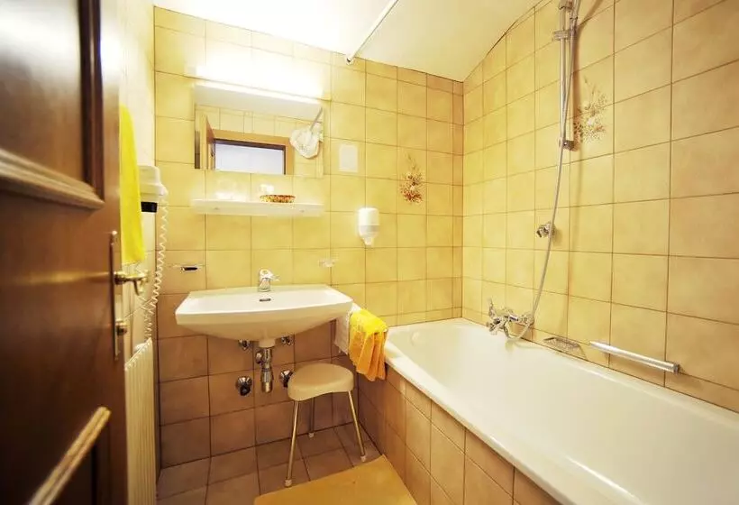 Huoneisto 1 Makuuhuone, Thermal Badhotel Kirchler