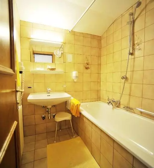 Huoneisto 1 Makuuhuone, Thermal Badhotel Kirchler