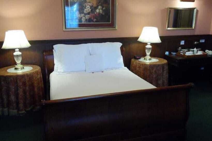 جناح ديلوكس, Clifton Motel & Grittleton Lodge