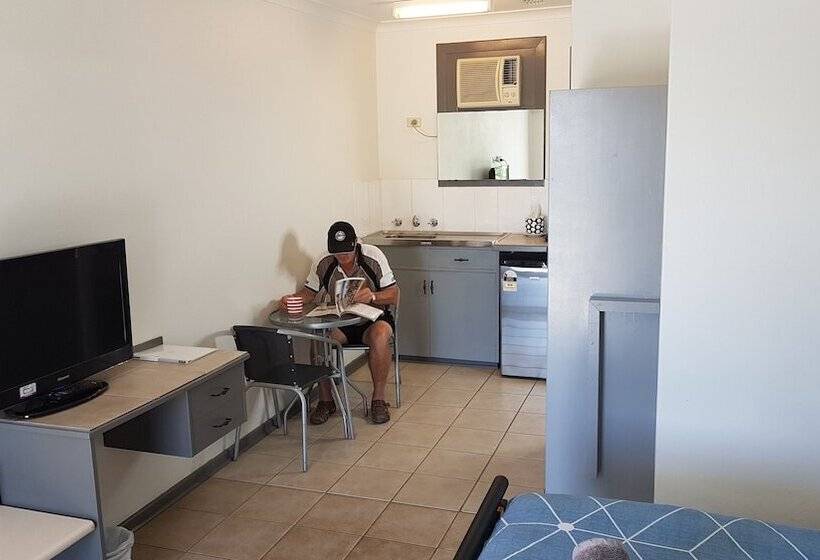 Номер Стандарт, Coolgardie Goldrush Motels